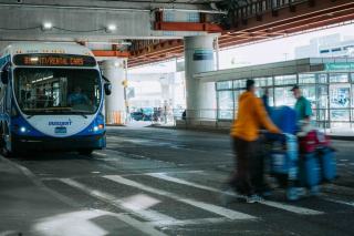 Navette aéroport centre-ville : tarifs, durée et réservation