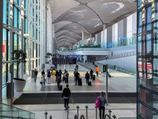 Aéroport Lyon-Saint Exupéry : parking, prise en charge, navette