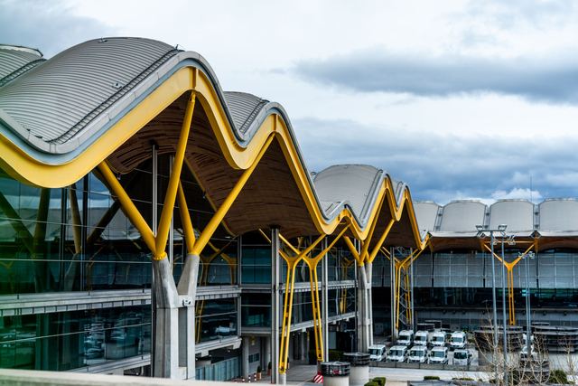 Aéroport Bastia-Poretta : parking, navette vers le centre et prise en charge Aéroport Bastia-Poretta : parking, navette vers le centre et prise en charge