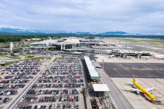 Parking aéroport Beauvais : tarifs P1 à P4 et accès aux terminaux