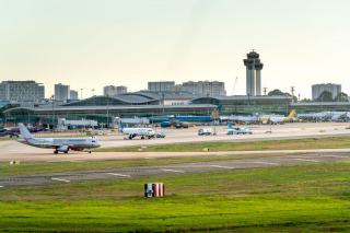 Parking aéroport Tours : tarifs 2026, accès et navette